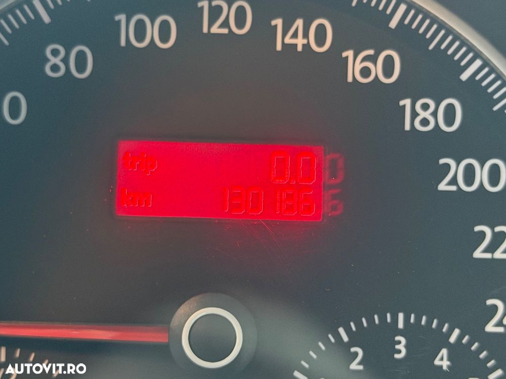 Volkswagen New Beetle 1.6 - 11