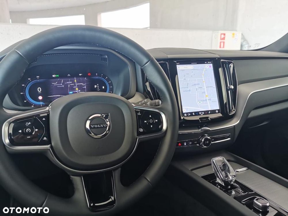 Volvo XC 60 T4 R-Design - 6