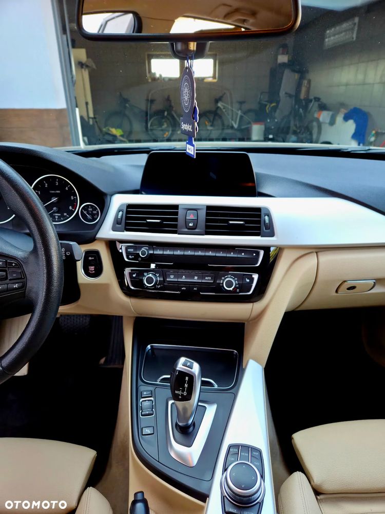 BMW Seria 3 318d - 17