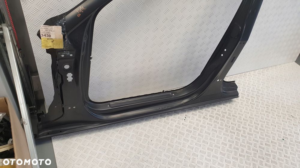 audi a4 b9 kombi avant 8w9 słupek a próg poszycie lewe 8w9810075td - 3