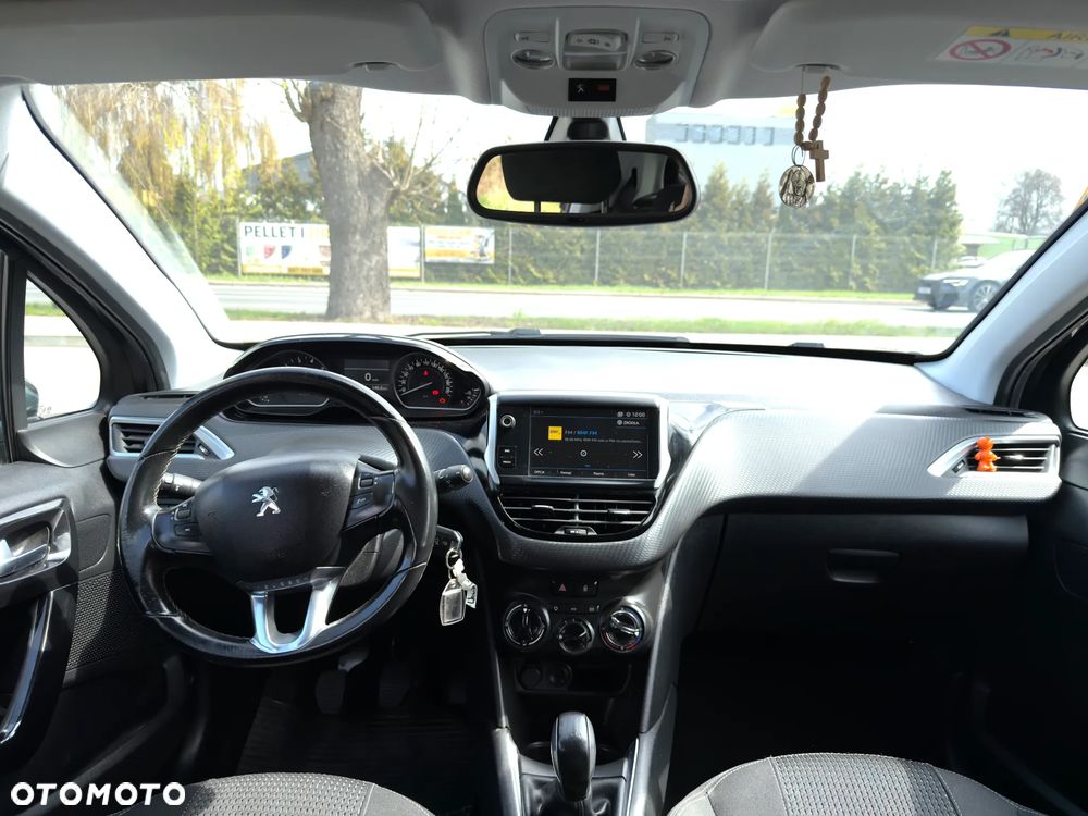 Peugeot 208 1.2 PureTech Allure S&S - 11