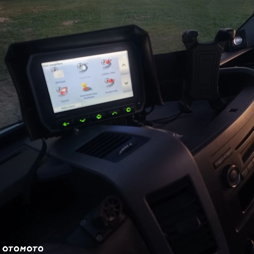 Mercedes-Benz Sprinter - 14