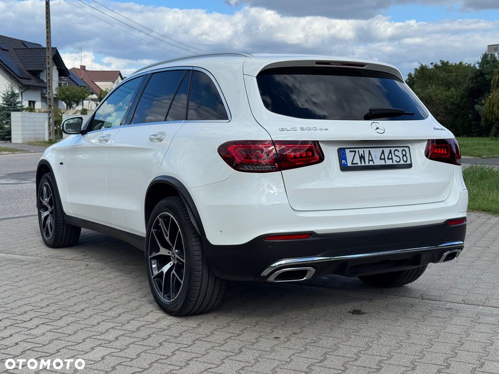 Mercedes-Benz GLC 300 de 4Matic 9G-TRONIC AMG Line Plus - 19