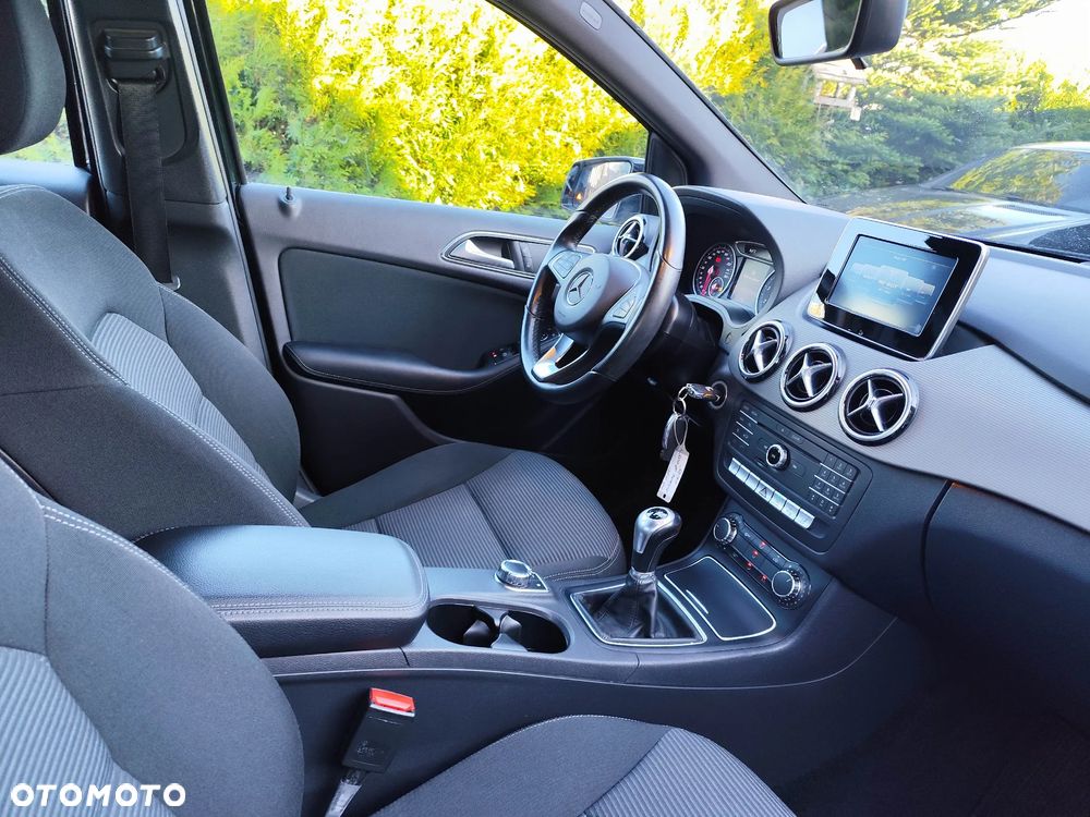 Mercedes-Benz Klasa B 180 BlueEFFICIENCY Edition Style - 8
