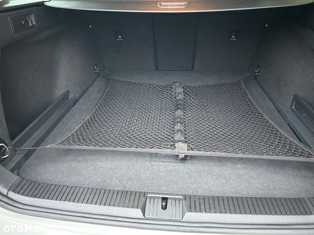 Volkswagen Passat 2.0 TDI (BlueMotion Technology) DSG Highline - 35