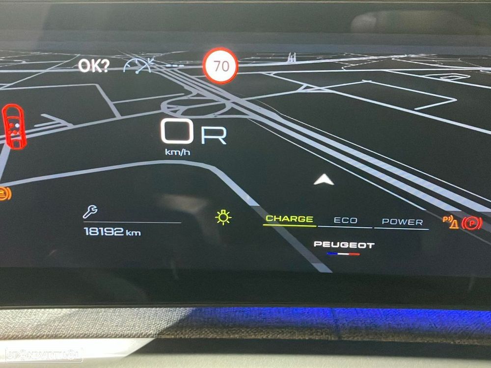 Peugeot 3008 1.2 Hybrid Allure e-DCS6 - 24