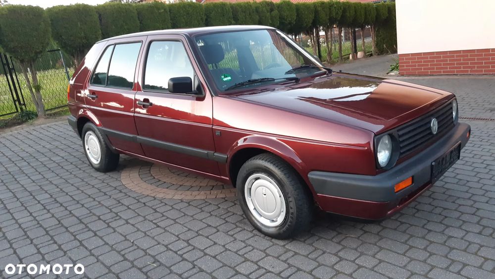 Volkswagen Golf 1.8 GL - 33