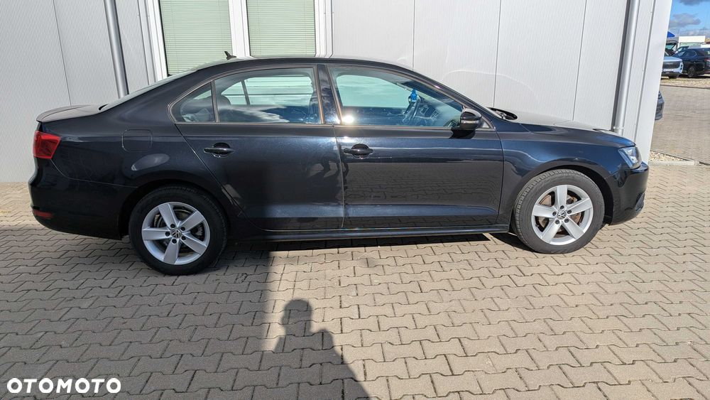 Volkswagen Jetta 2013 photo 2