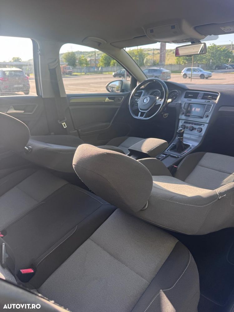 Volkswagen Golf 1.6 TDI BMT Comfortline - 11
