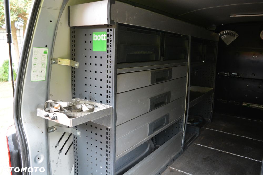 Volkswagen Transporter - 23