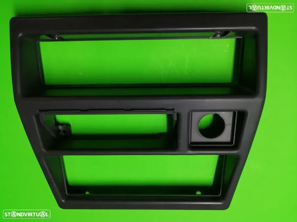 Aro /Consola Central do Tablier da Sofagem - Nissan D21 / Terrano I Mk1 - 1