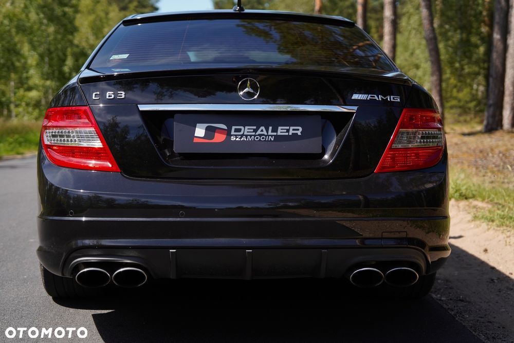 Mercedes-Benz Klasa C 63 AMG 7G-TRONIC SPORT EDITION - 7