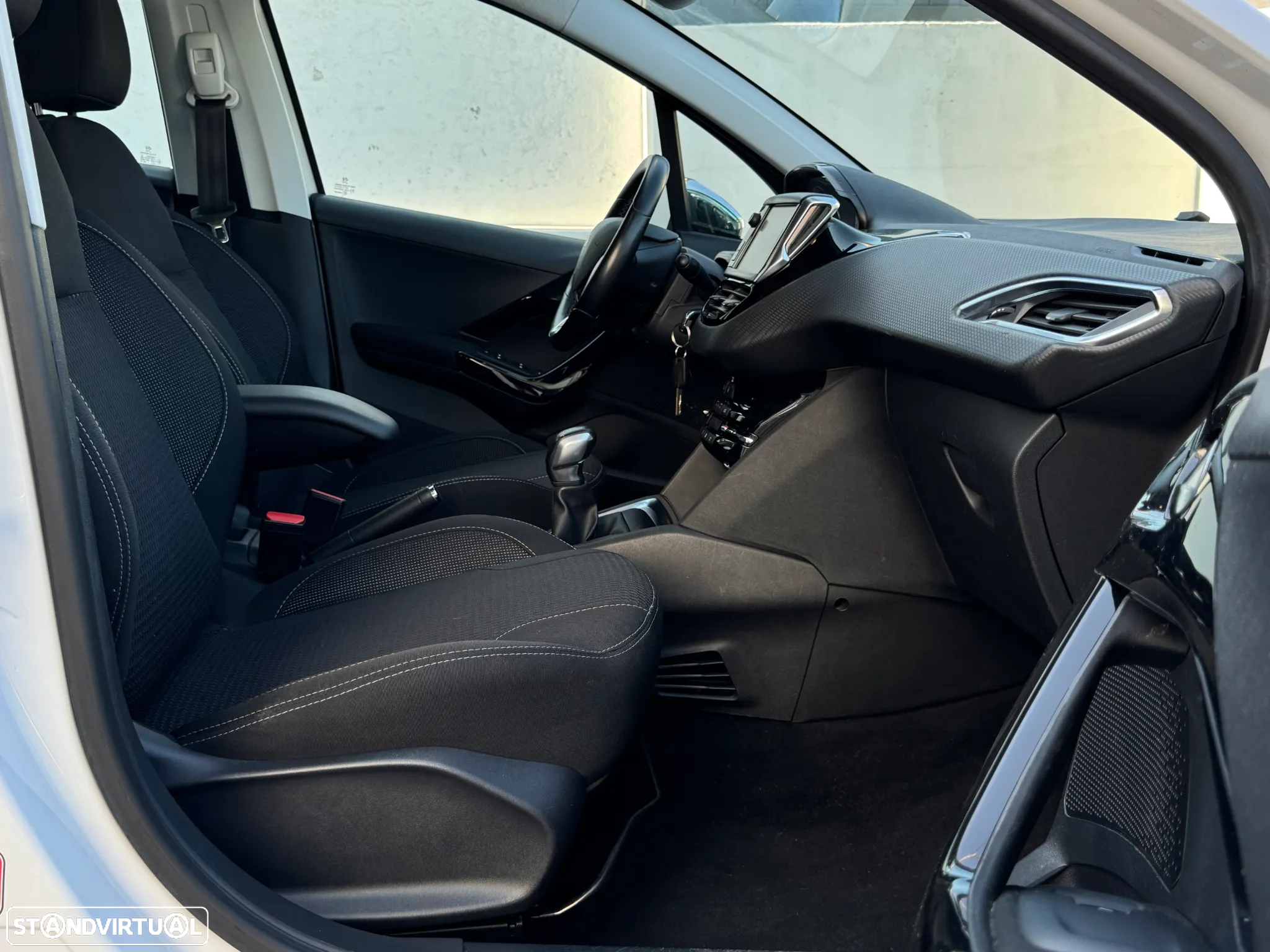 Peugeot 208 PureTech 82 Allure - 11