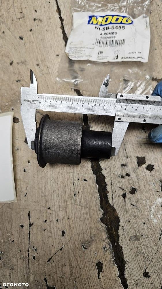 Silentblock wahacza Moog NI-SB-8455 Nissan Navara NP300 D22 D40 - 10