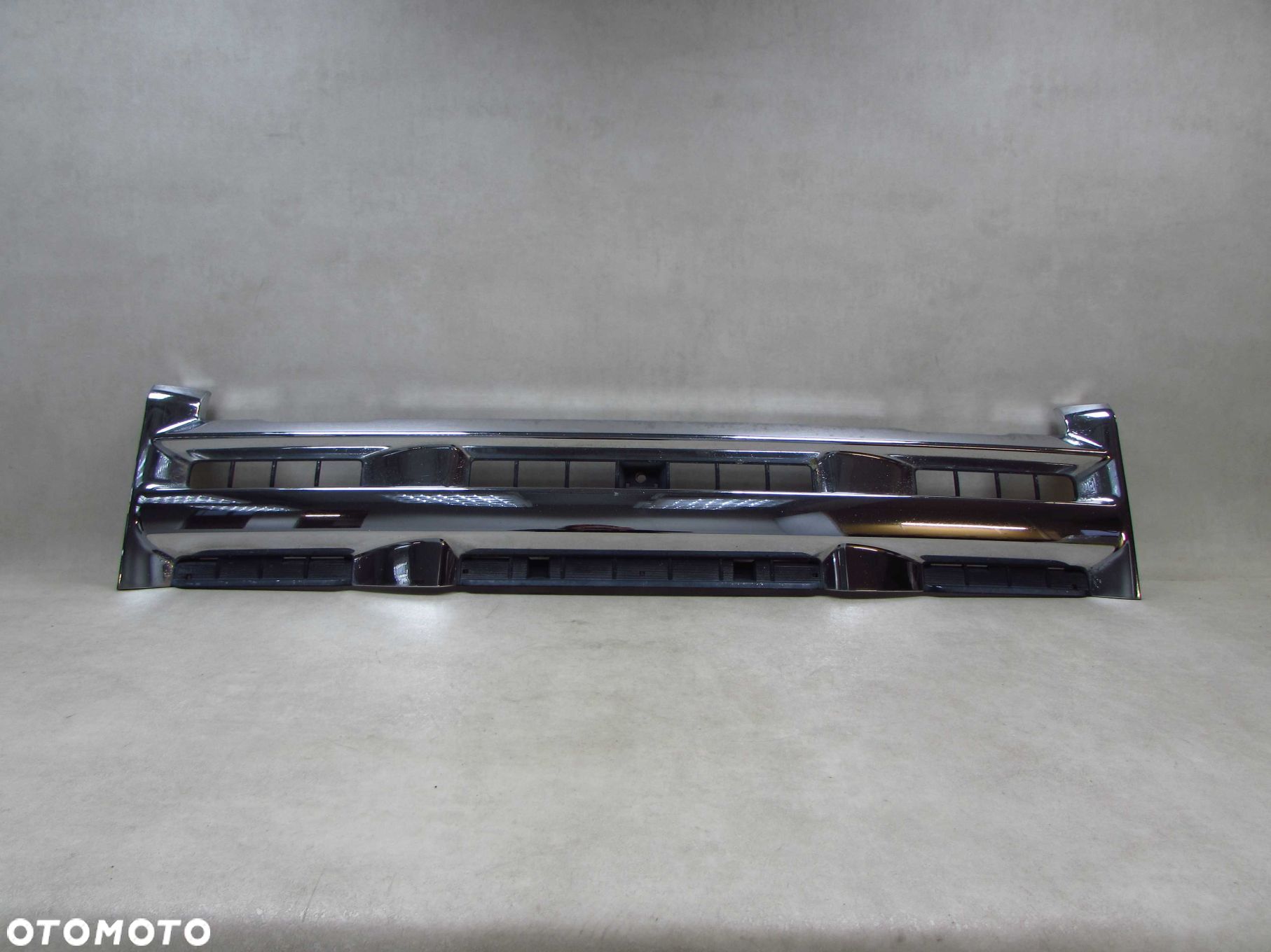 ISUZU N35 N75 NPR NQR NKR 07-18 GRILL ATRAPA CHLODNICY CHROM - 1