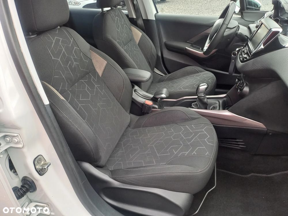 Peugeot 2008 BlueHDi 100 STOP & START Style - 21