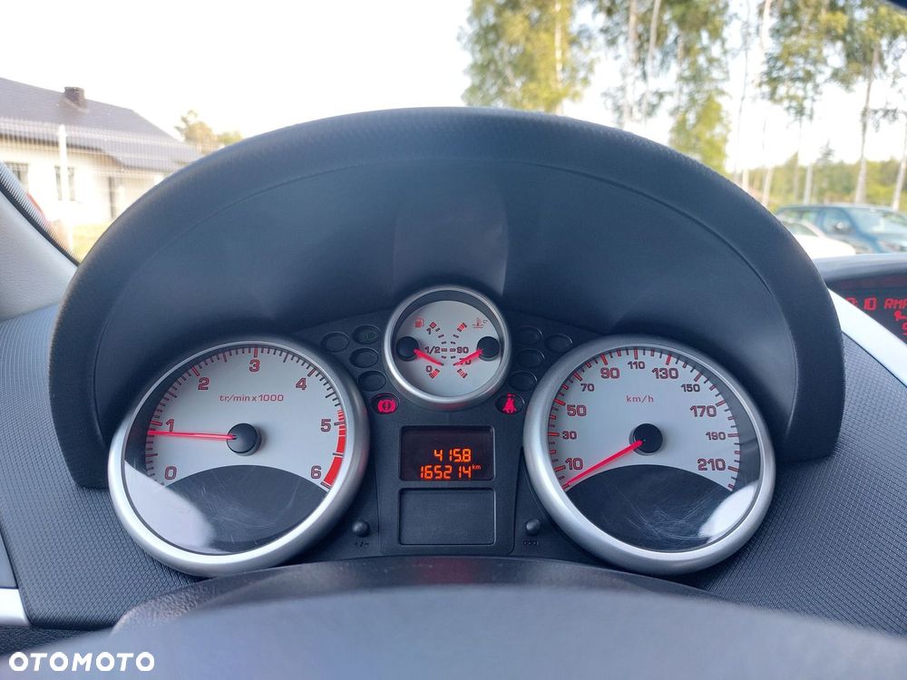 Peugeot 207 - 15