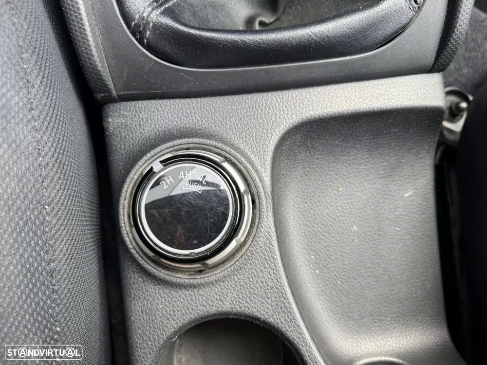 Mitsubishi L200 2.4 DI-D CD Invite 4WD - 11