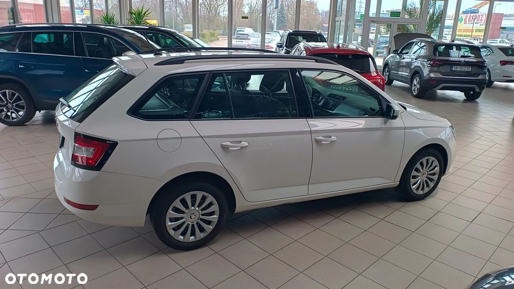 Skoda Fabia 1.0 TSI Ambition Plus - 4