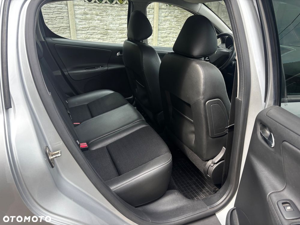 Peugeot 207 - 8