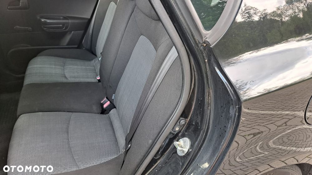 Kia Ceed - 8
