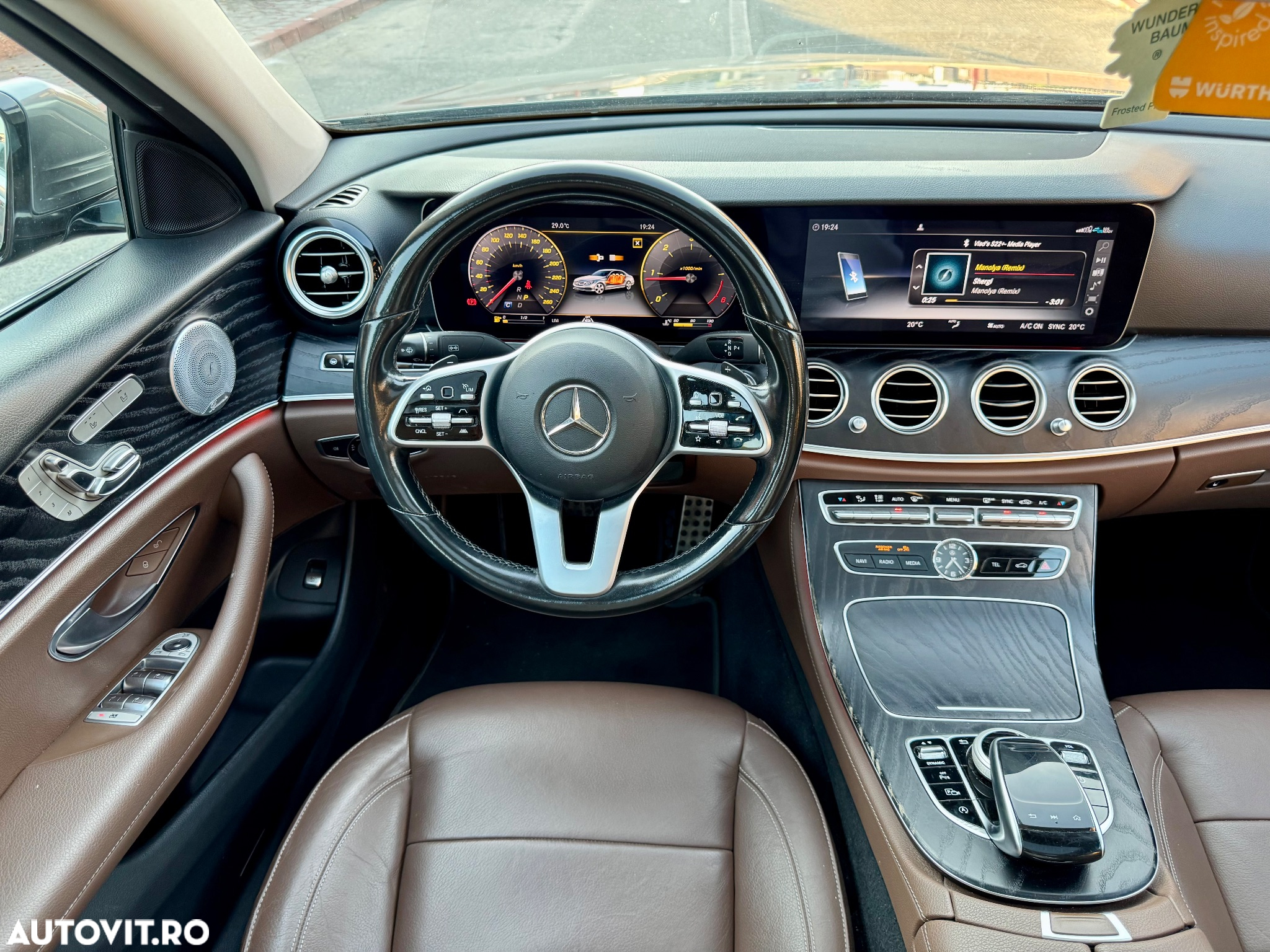 Mercedes-Benz E - 15