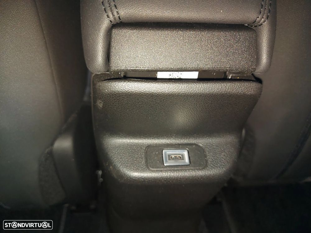 Jeep Avenger 1.2 e-Hybrid Altitude DCT - 36