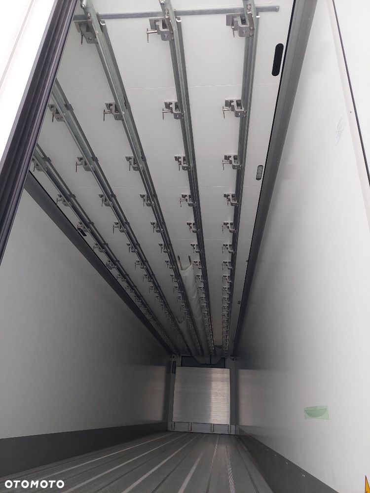 Schmitz Cargobull Chłodnia hakowa