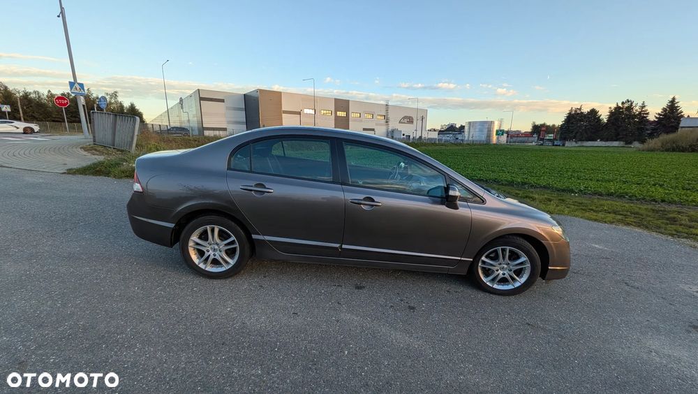 Honda Civic 1.8 Comfort - 13