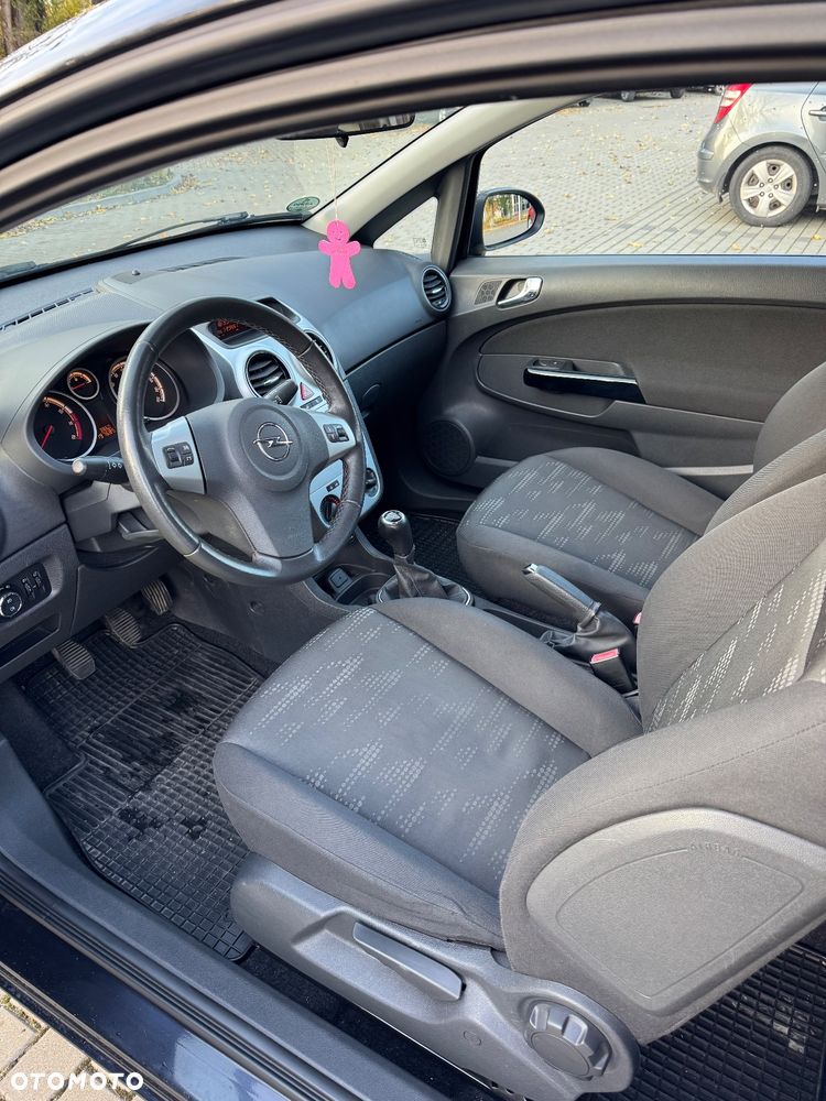 Opel Corsa 1.4 16V Satellite - 10