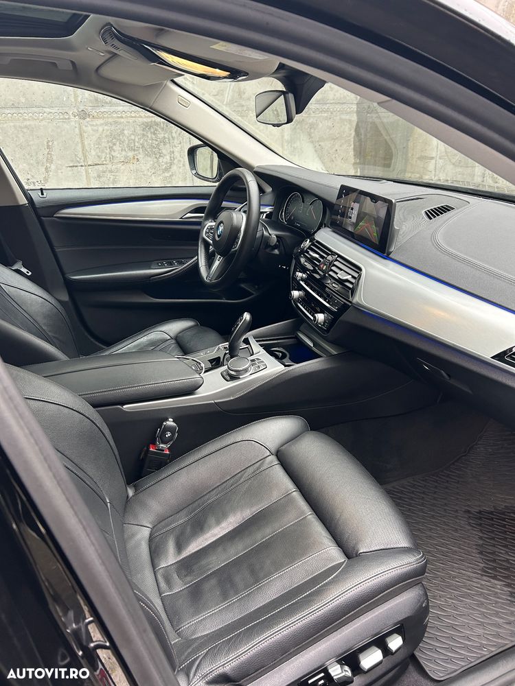 BMW Seria 5 520d xDrive AT - 32