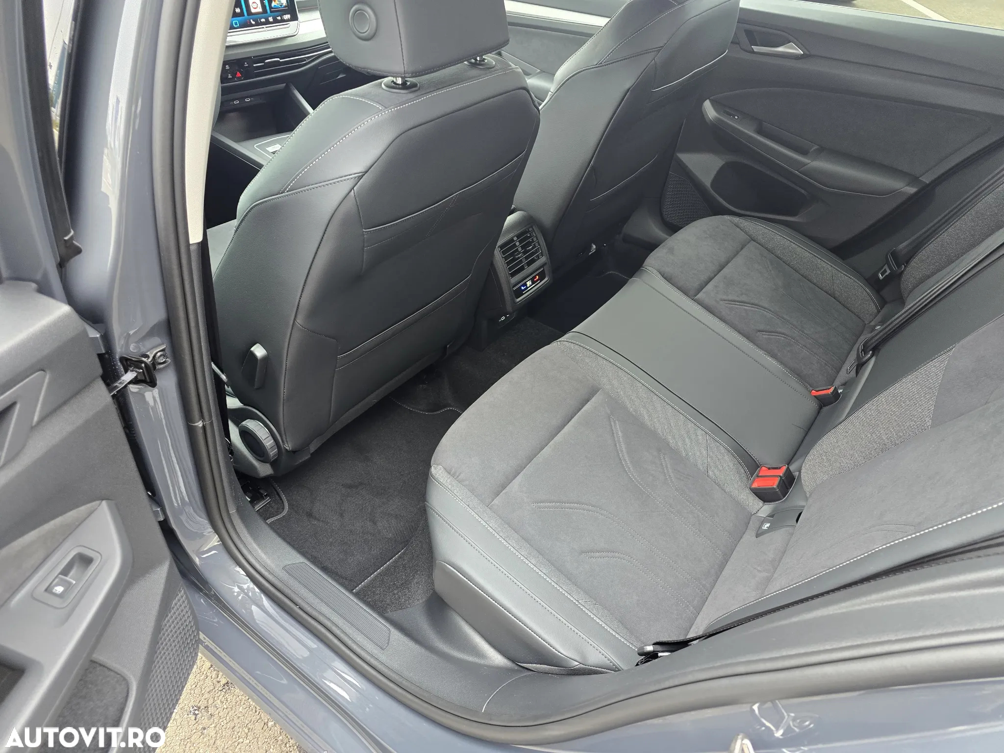 Volkswagen Golf 1.5 eTSI DSG MHEV Advanced - 13