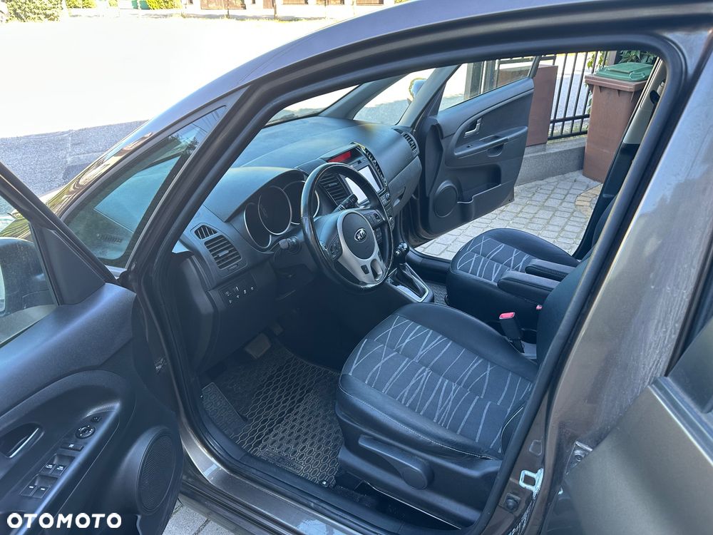 Kia Venga 1.6 Business Line - 23