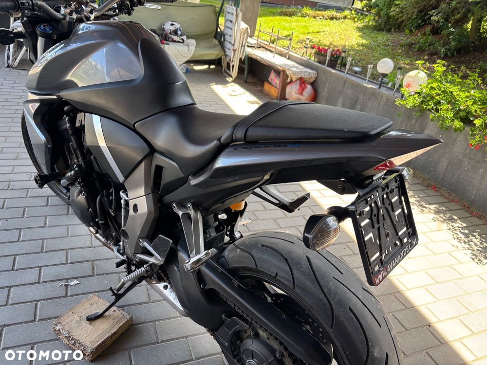 Honda CB - 8
