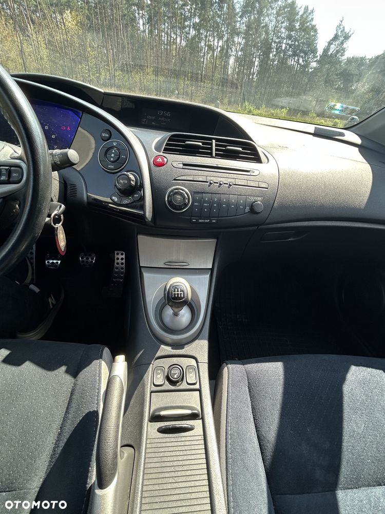 Honda Civic 1.8 Comfort - 9
