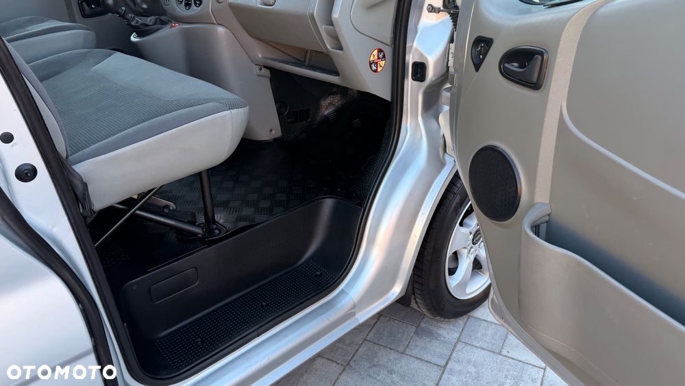 Opel Vivaro - 36
