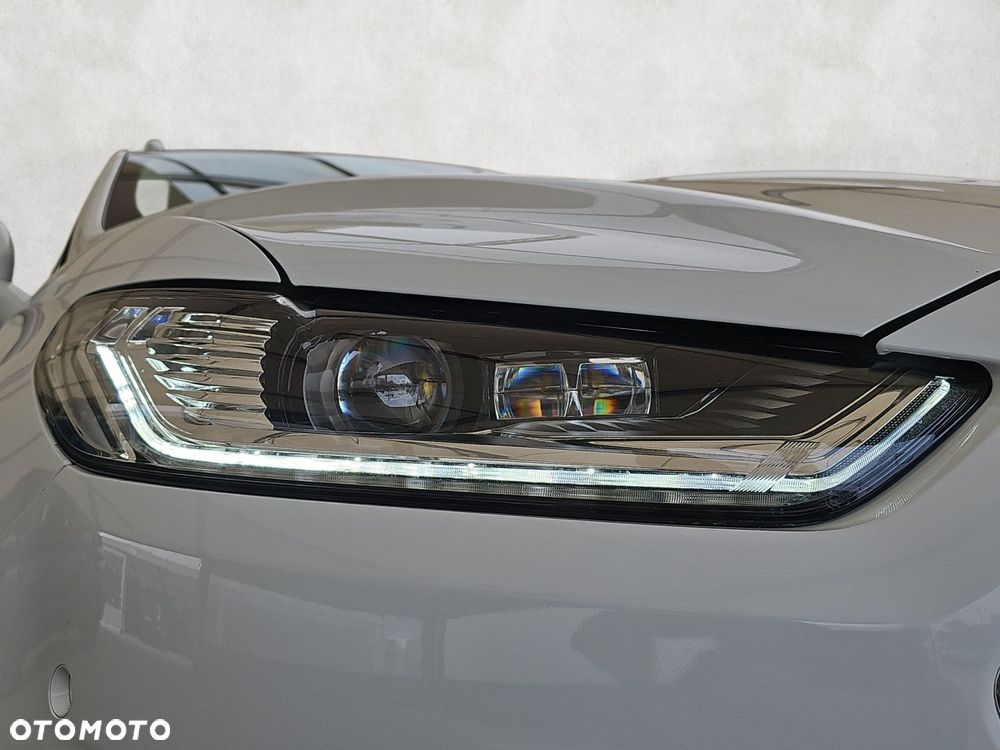 Ford Mondeo - 35