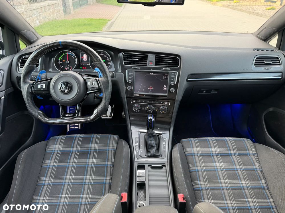 Volkswagen Golf - 4