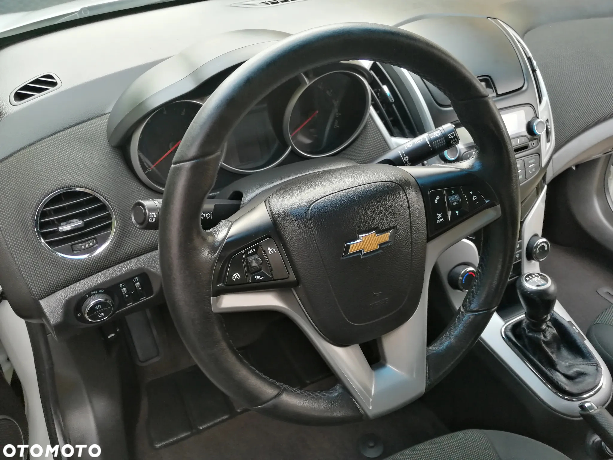 Chevrolet Cruze Station Wagon 1.6 LS - 13