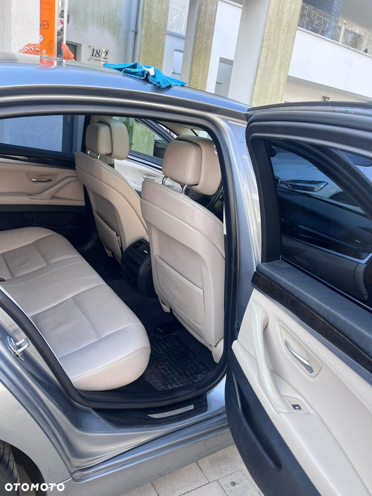 BMW Seria 5 528i xDrive Sport-Aut - 14