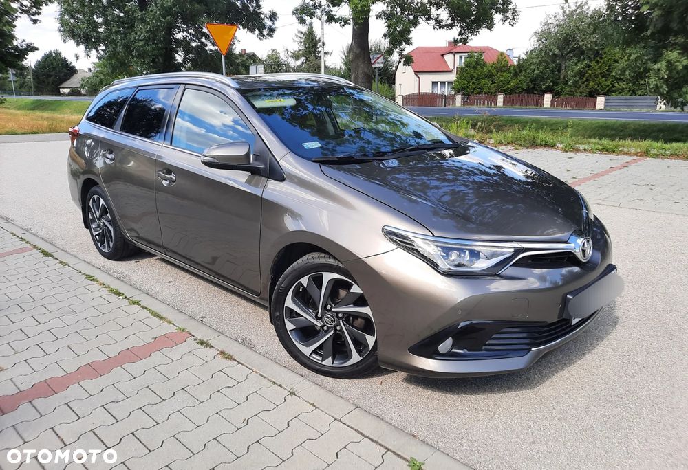Toyota Auris 1.6 Comfort - 1