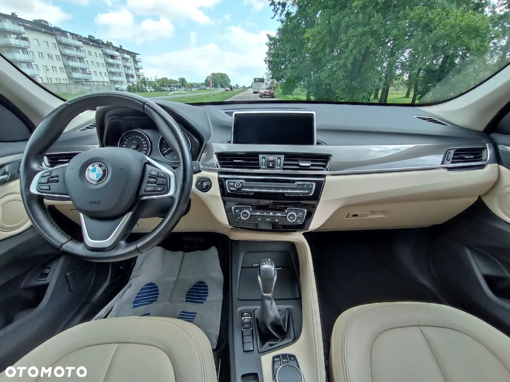 BMW X1 sDrive18d xLine - 22