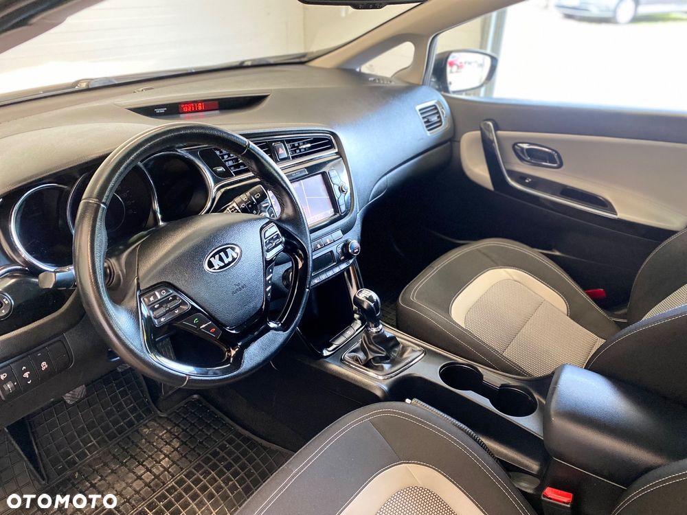 Kia Ceed 1.6 CRDi L - 10