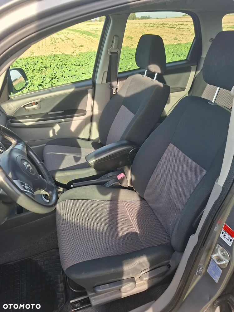 Suzuki SX4 1.9 DDiS 4WD GS / Premium - 10