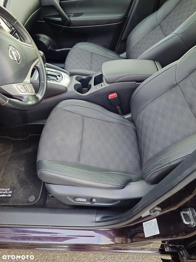 Nissan Qashqai 1.6 dCi Xtronic TEKNA+ - 8