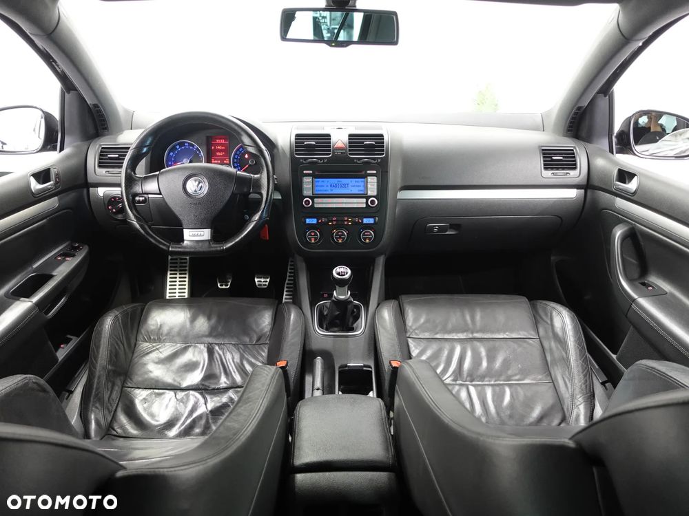 Volkswagen Golf - 27