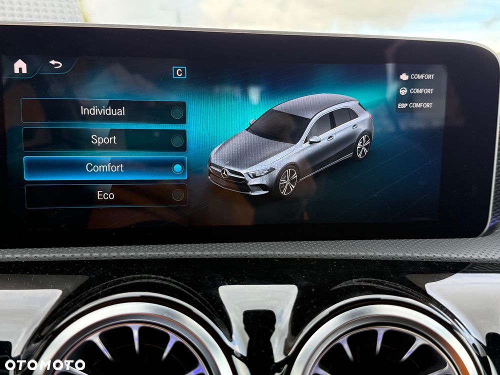 Mercedes-Benz Klasa A 220 4-Matic 7G-DCT - 25