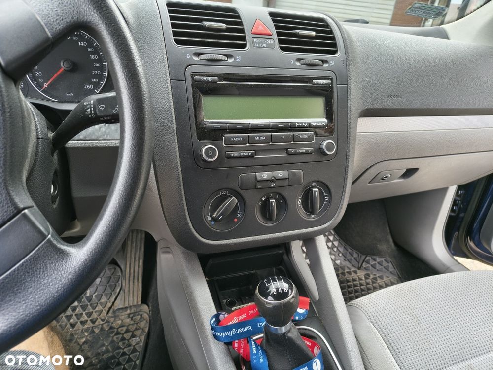 Volkswagen Golf - 6