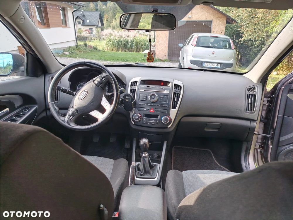 Kia Ceed - 14