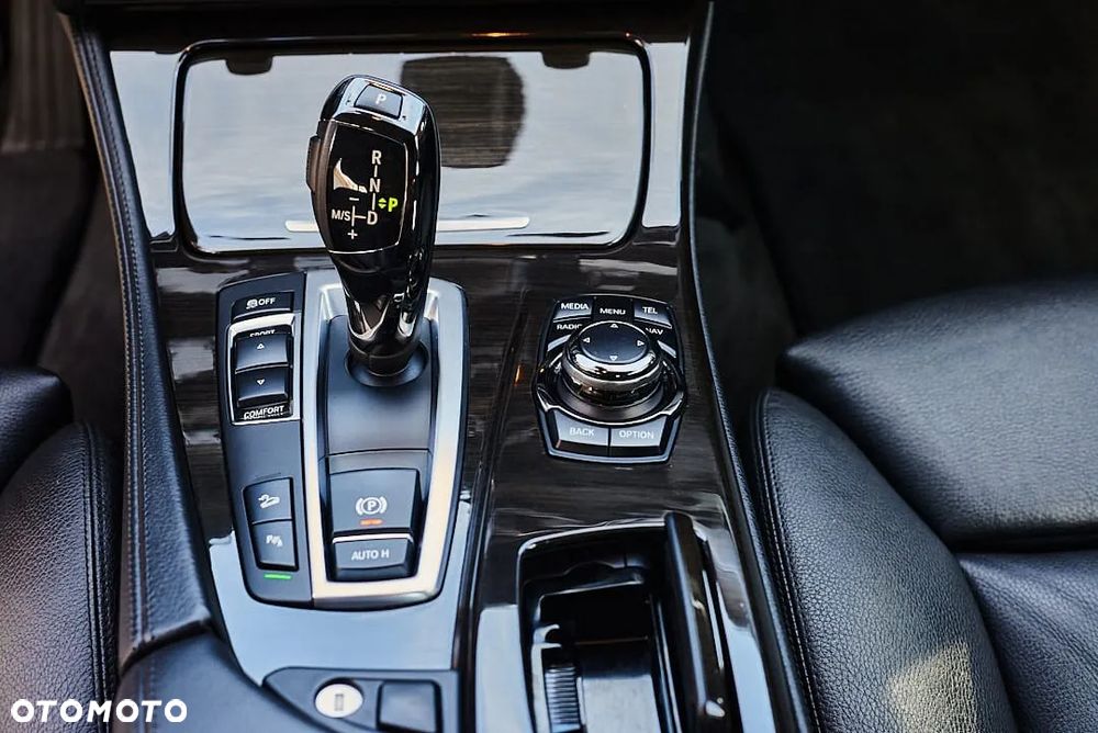 BMW Seria 5 530d xDrive - 9